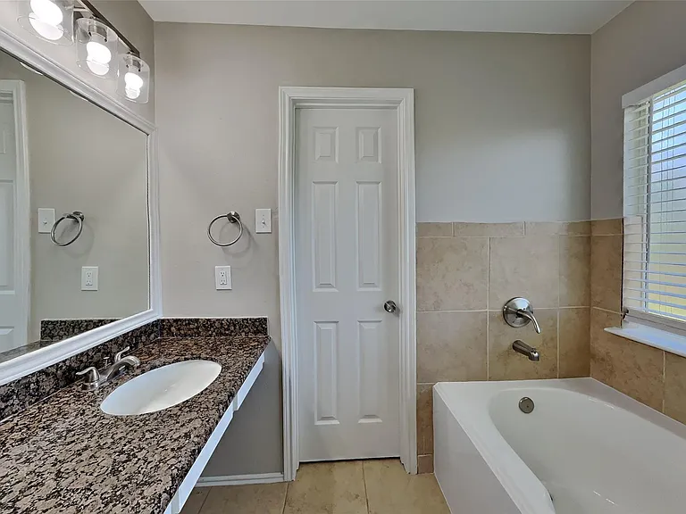 15610 Manorford Ct — Photo 9