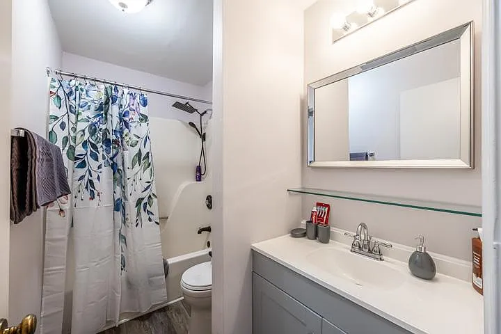 280 Albert Ct — Photo 12