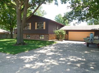 317 38th Ave N, Clinton, IA 52732