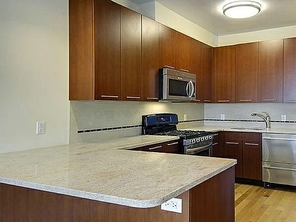 kitchen - no furniture