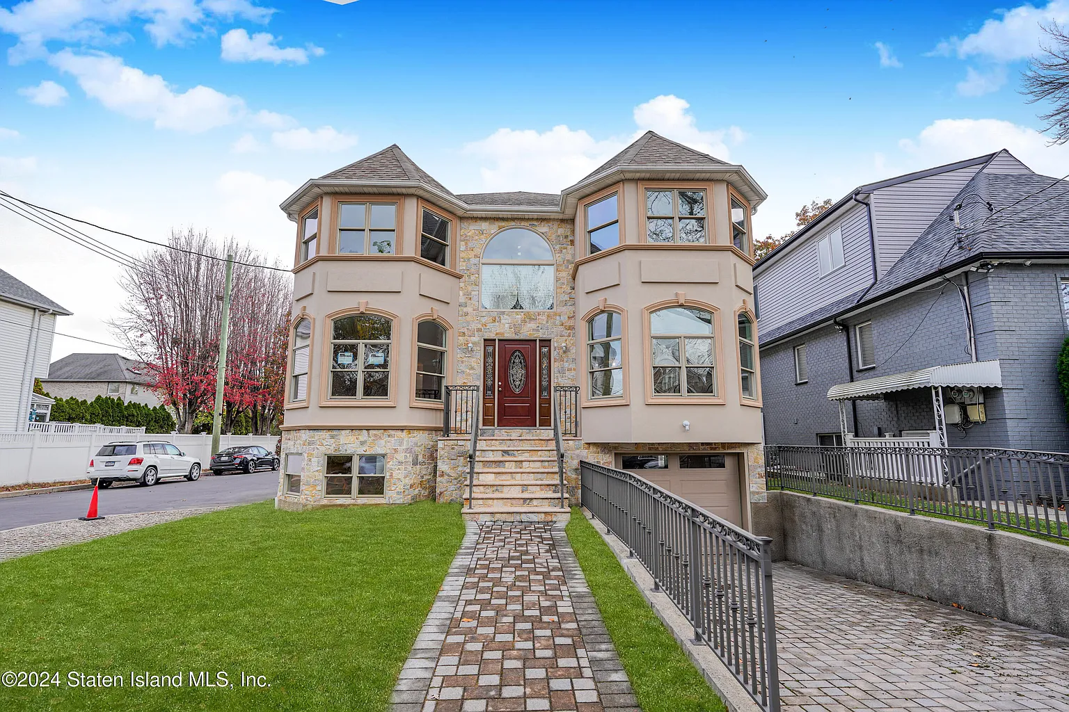 101 Bedell Ave photo 1