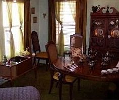 3rd image of 834 Stewart Dr