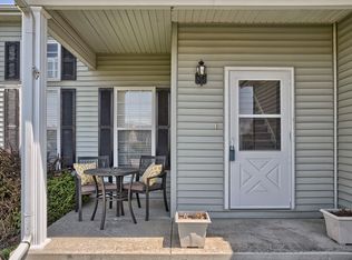 902 Cyndy Ln, Champaign, IL 61822