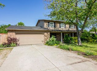 5013 Canterbury Dr, Fort Wayne, IN 46835