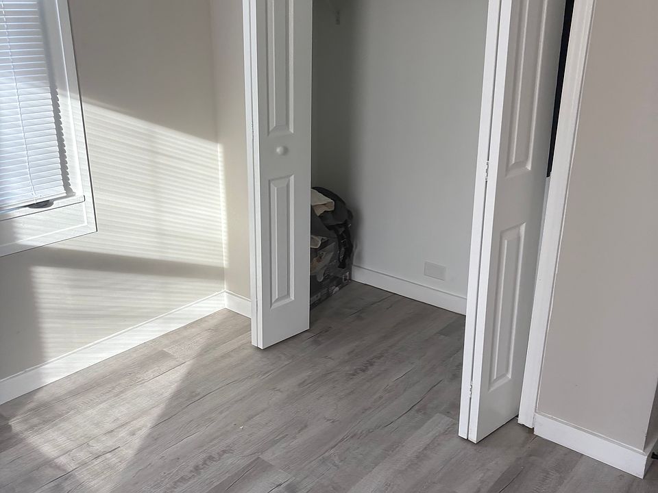 2nd image of 1027 Brown St #1