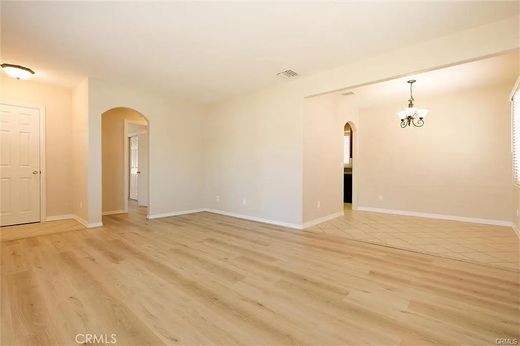 2 bed, 993 sqft, $3,500 — Photo 3