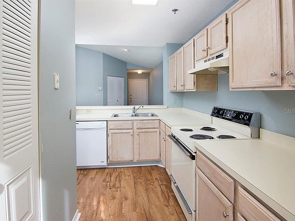 5th image of 4013 Crockers Lake Blvd #27