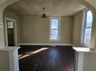 219 W North St, Tipton, IN 46072