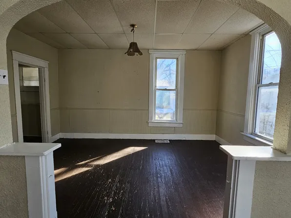219 W North St, Tipton, IN 46072