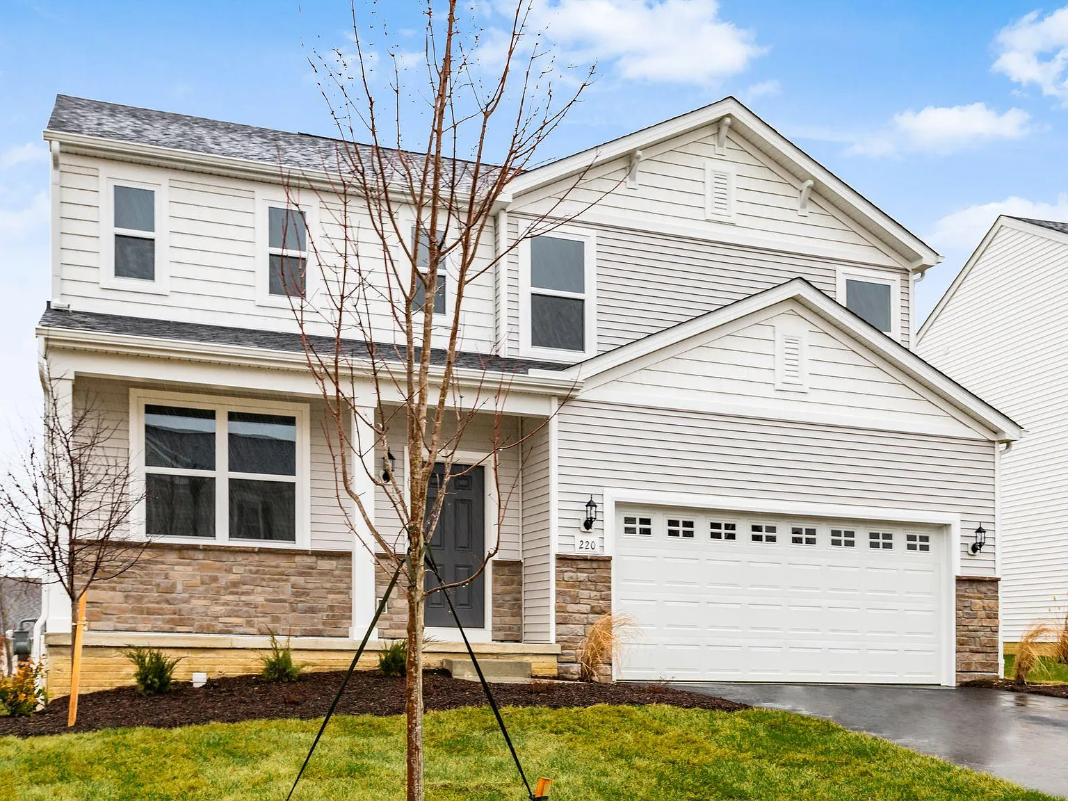 4 bed, 2.5 bath, 2126 sqft, $2,999 — Photo 2