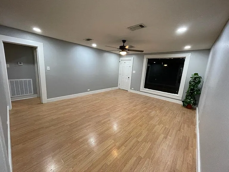 1050 Desoto St — Photo 9