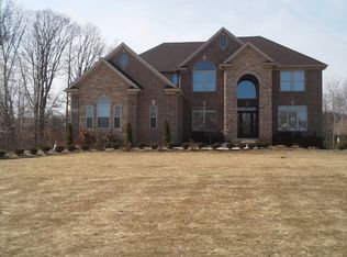 10424 Mendota Dr, South Lyon, MI