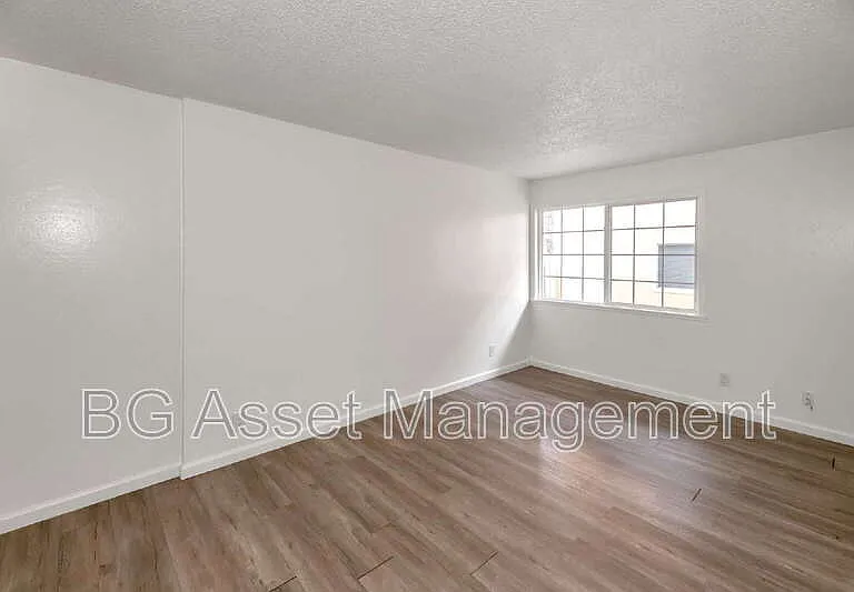 212 Westwood St — Photo 7