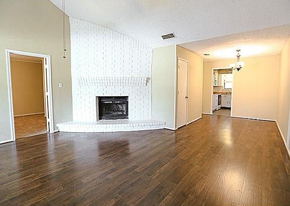 2nd image of 2913 Kathleen Ln