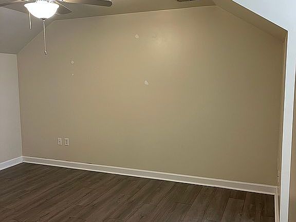 5th image of 7320 Hollow Brook Ct