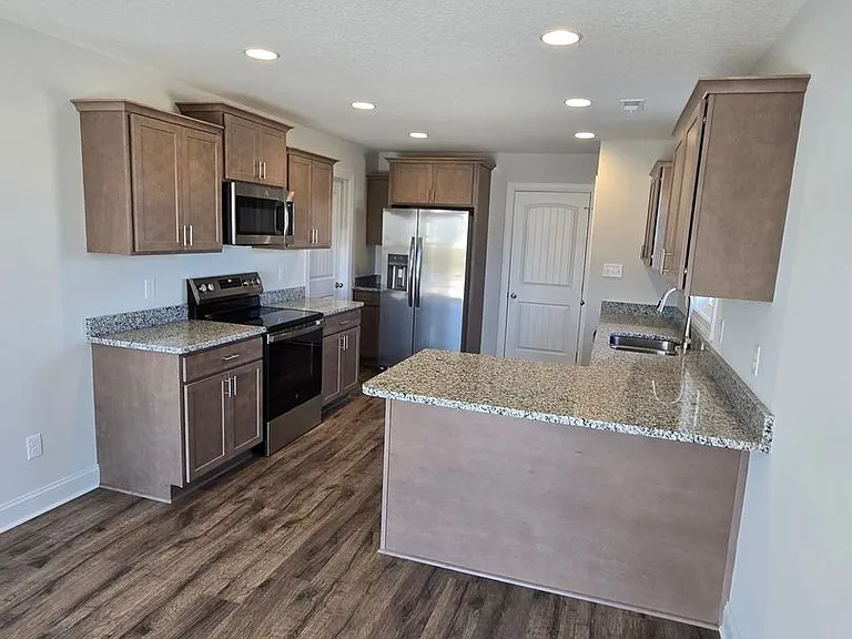 918 Uplands Ln — Photo 10