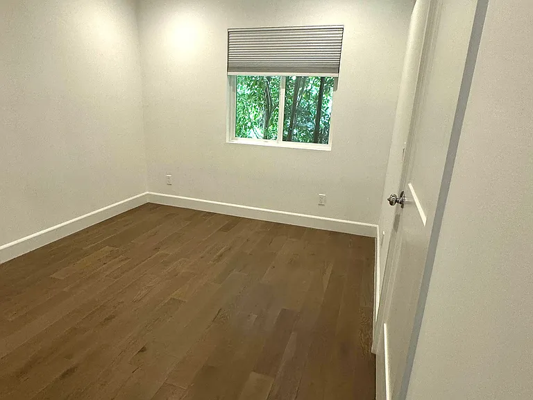 6342 Murietta Ave — Photo 11