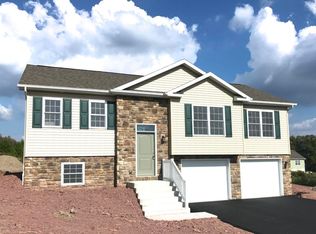 5 Lions Dr, Drums, PA 18222