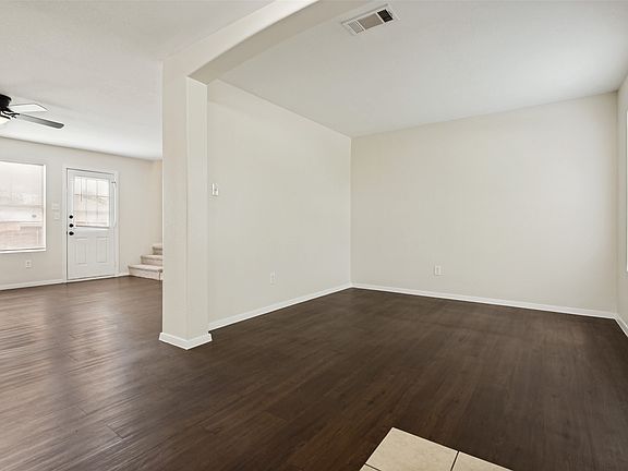 4th image of 614 Hearthstone Dr