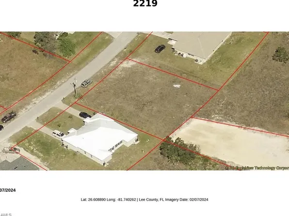 2217/2219 Armour RD, LEHIGH ACRES, FL 33973