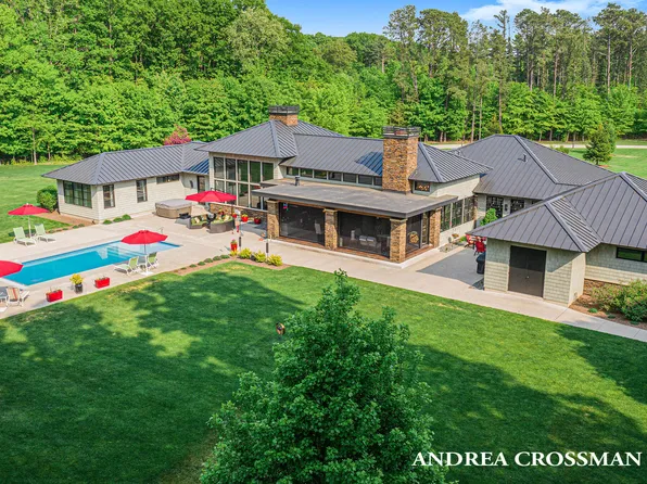 15321 Baldwin St, West Olive, MI 49460