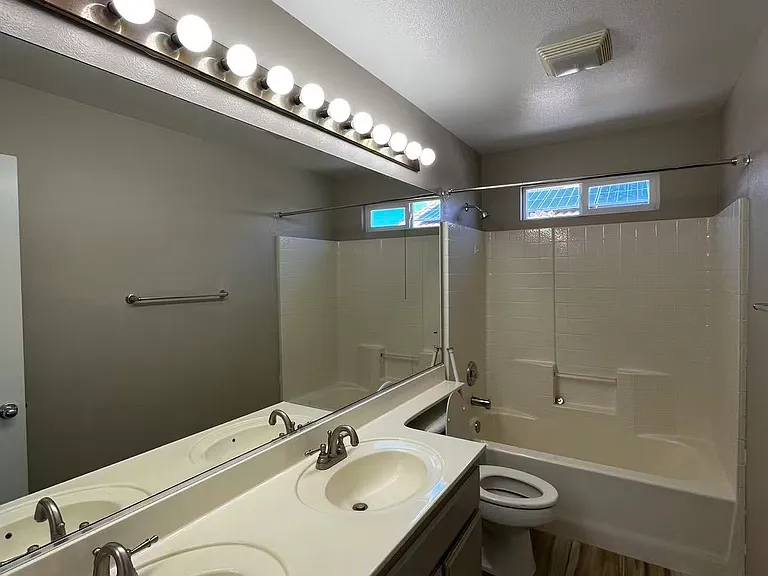 351 Jessica Ln — Photo 17