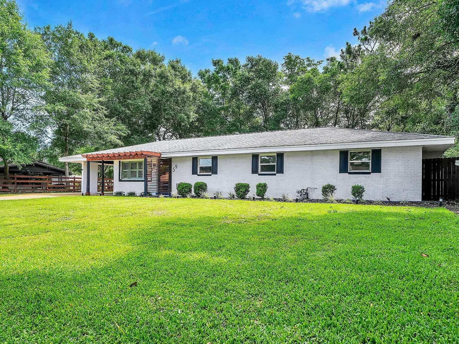 4 bed, 1708 sqft, $2,850 — Photo 1