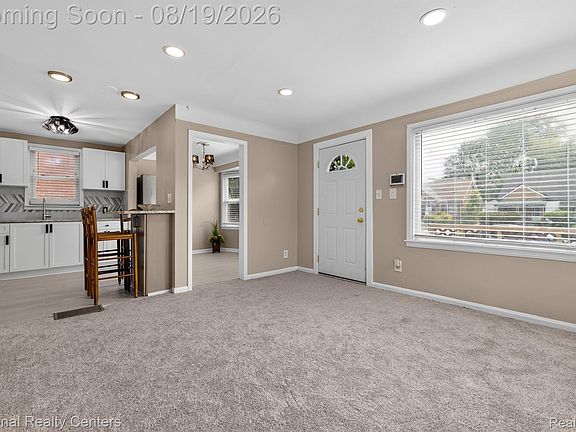 4th image of 19937 Stansbury St