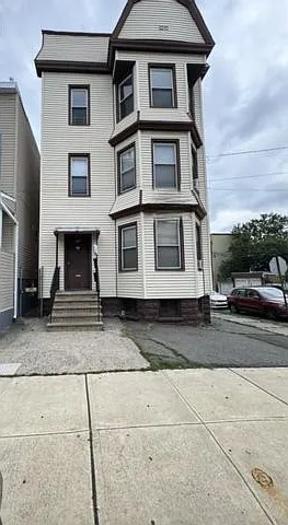 307 Chestnut St #3