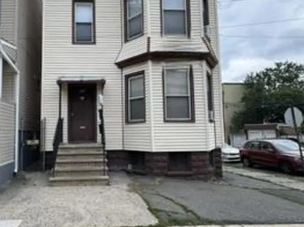 307 Chestnut St Floor 3, Kearny, NJ 07032