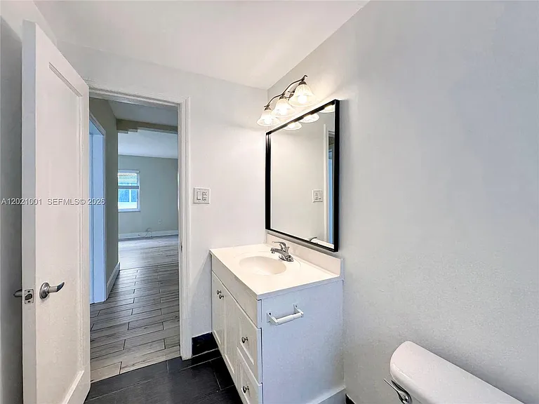 965 Bay Dr #2 — Photo 18