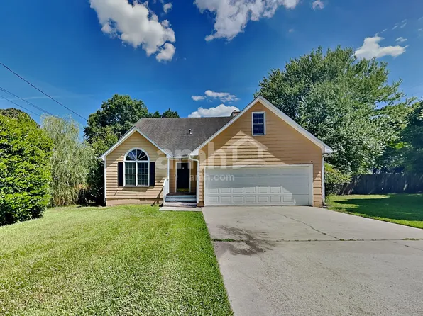 1300 Summit Point Ln, Snellville, GA 30078