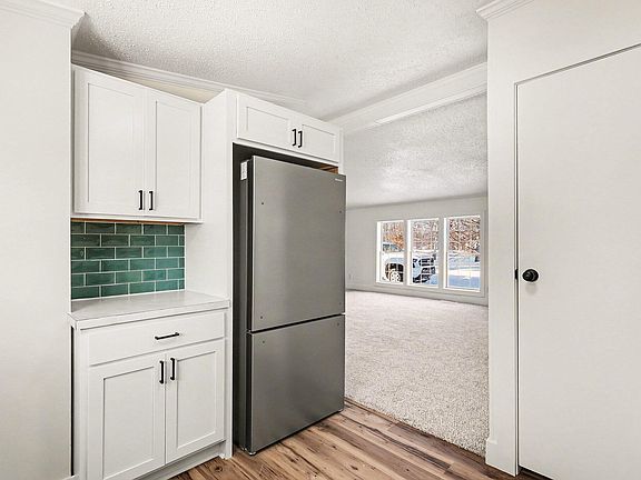 4th image of 195 63rd St