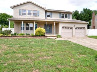 102 Berkshire Dr, Mount Laurel, NJ 08054