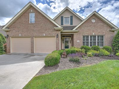 1018 Waterbrooke Ln, Johnson City, TN, 37604