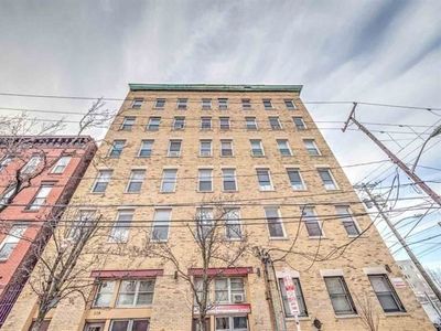 319 Barrow St APT 6A, Jersey City, NJ, 07302