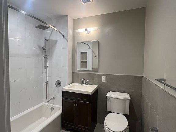 3rd image of 2858 Stillwell Ave APT 1E