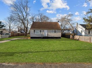 193 N Arizona Rd, West Babylon, NY 11704
