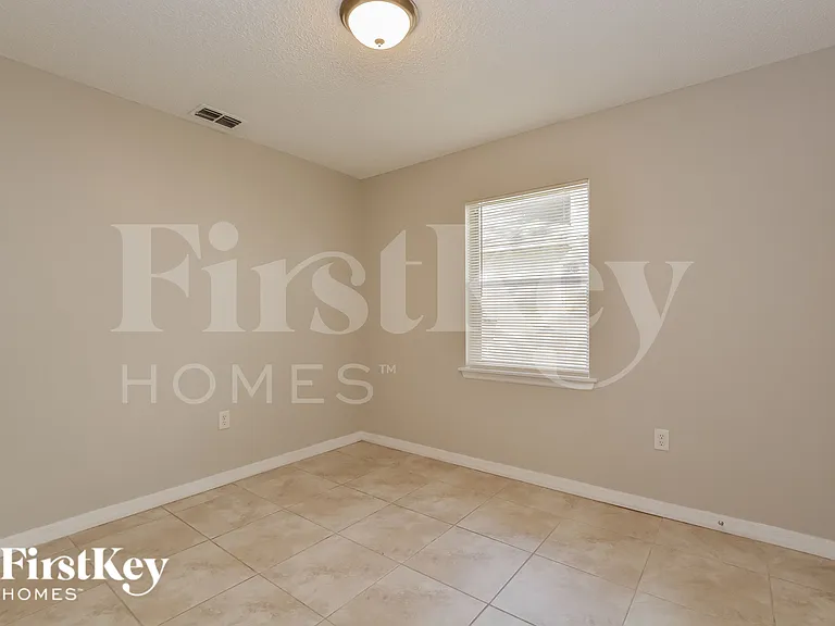 3414 Cove Ct W — Photo 13
