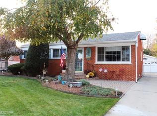 32507 Vandover St, Saint Clair Shores, MI 48082