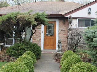 17618 Roosevelt Ave, Homewood, IL 60430