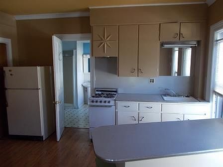 4th image of 227 Douglas Ave APT 1