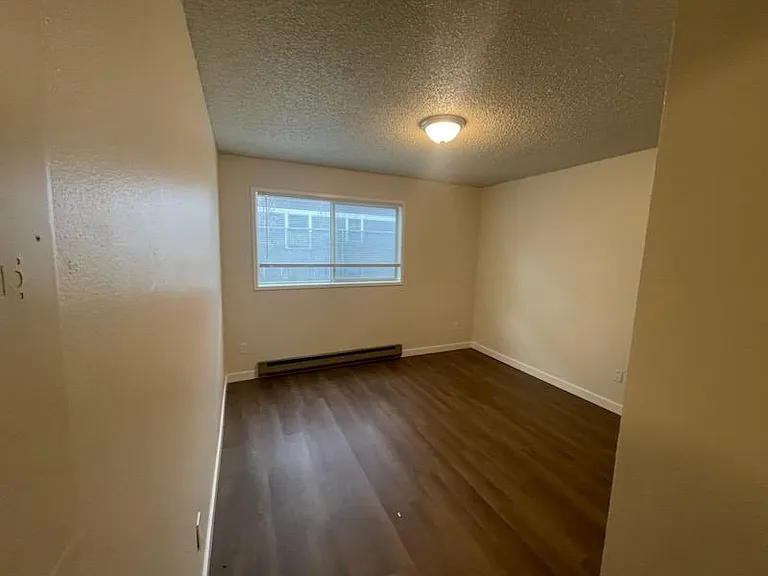 1000 NE 3rd St #9 — Photo 6