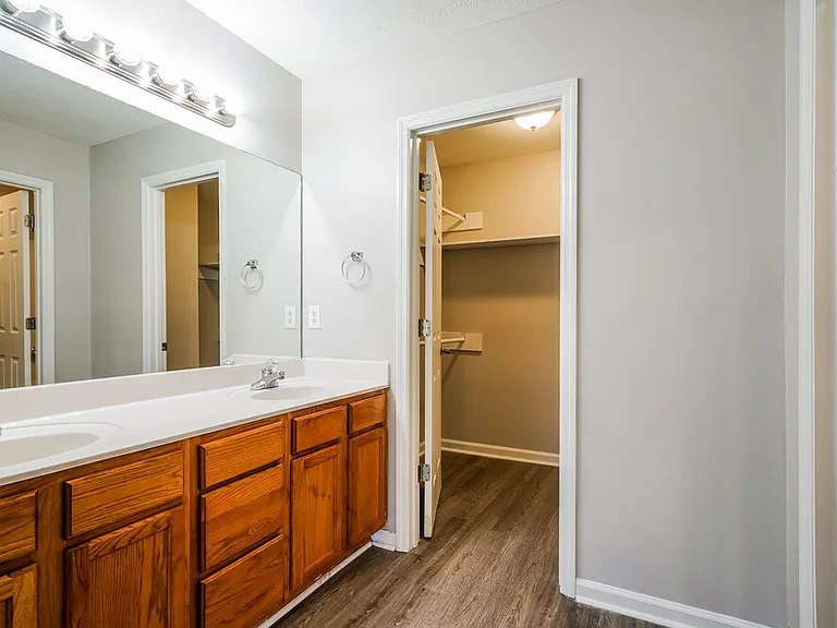 1825 Lakewood Village Dr — Photo 15