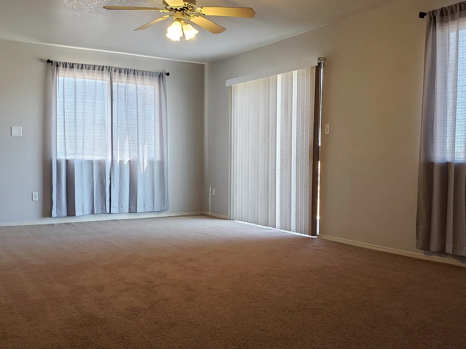 3721 Agate Street - 1 — Photo 4