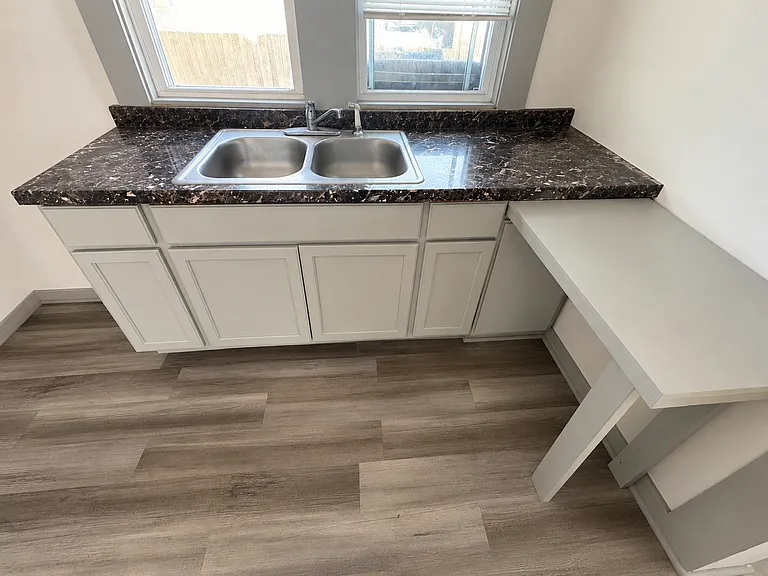 9808 Columbia Ave — Photo 3