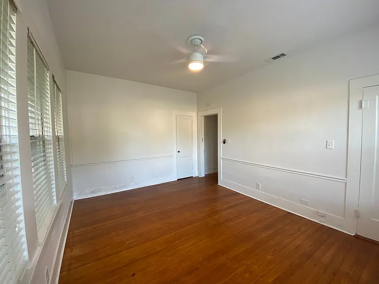 113 E 8th Ave — Photo 12