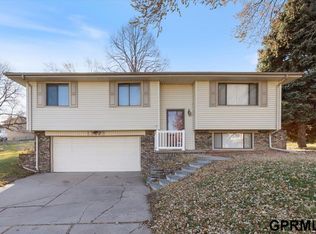 13623 Z St, Omaha, NE 68137