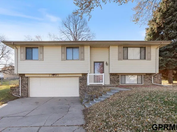 13623 Z St, Omaha, NE 68137