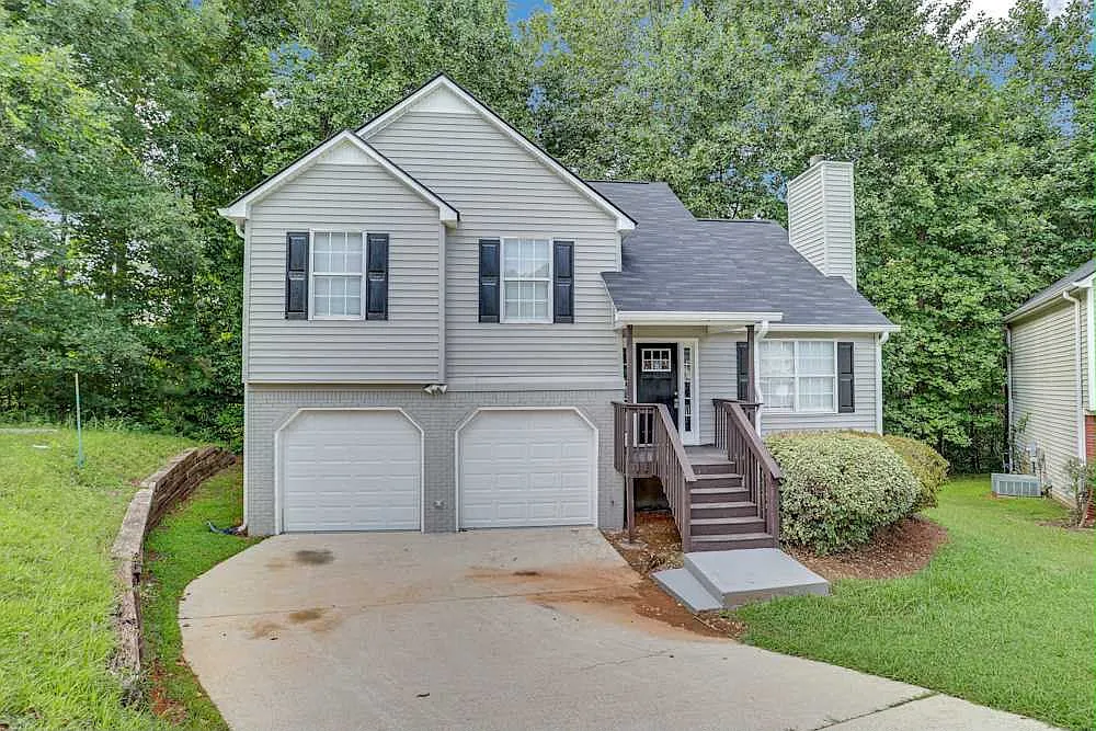 4 bed, 1574 sqft, $2,065 — Photo 1
